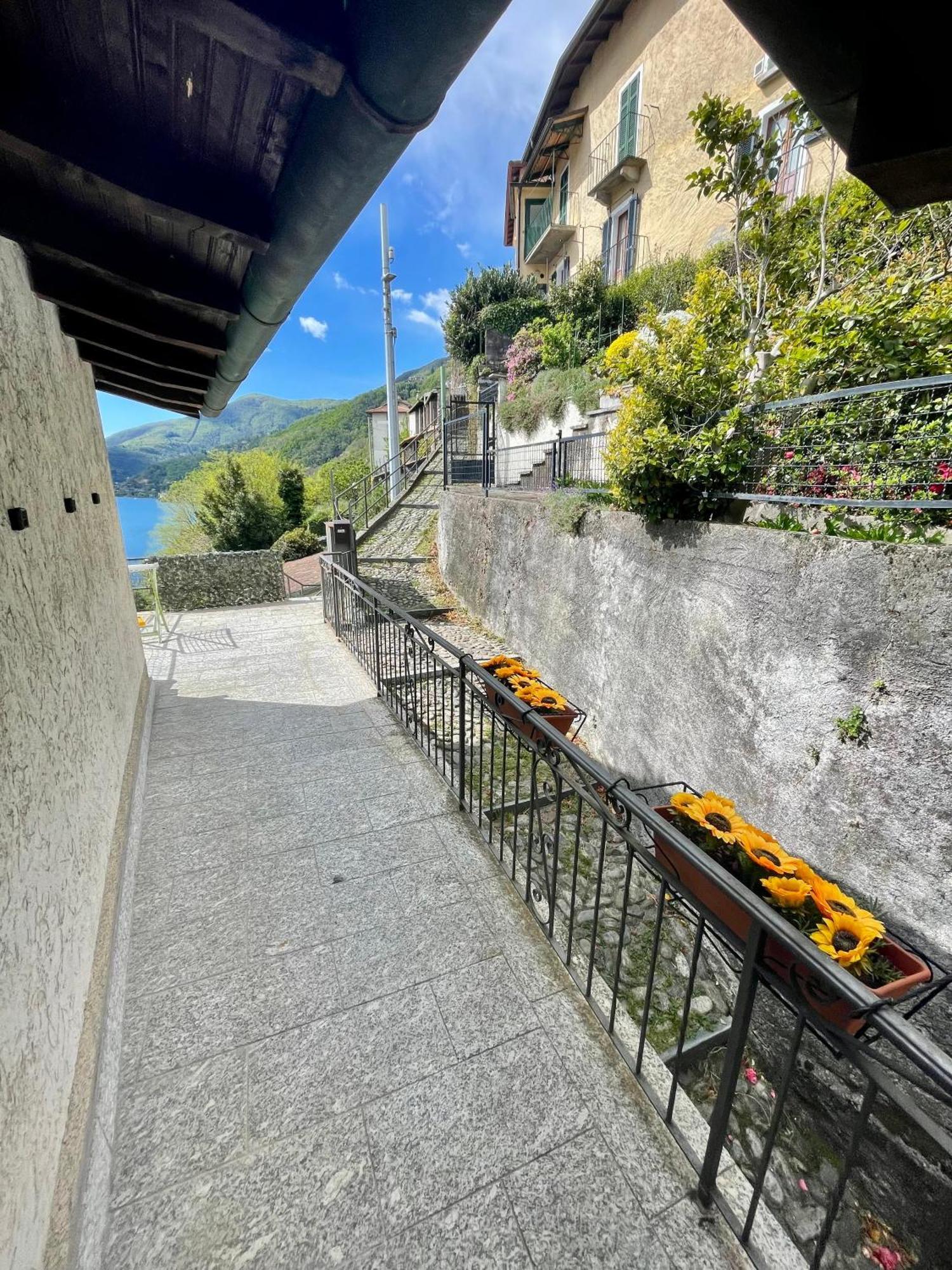 Rooftop Cannobio San Bartolomeo  Exteriör bild